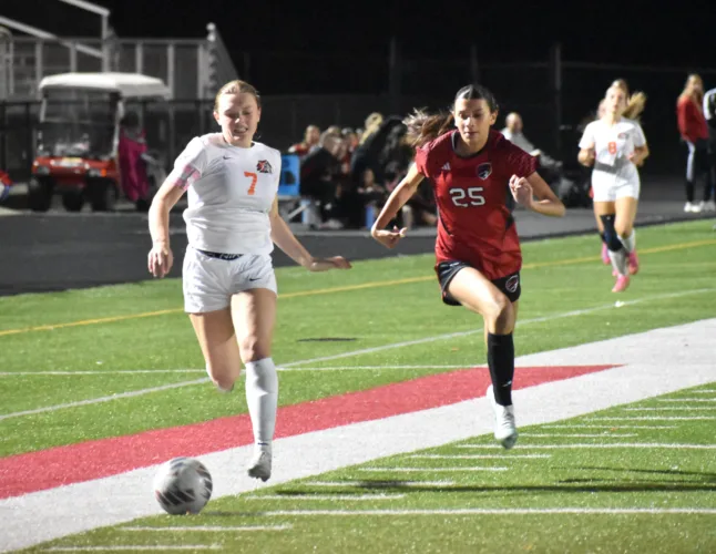 Howland scores five 2nd-half goals to down rival Canfield